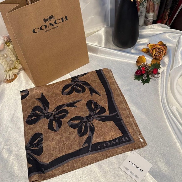 Coach Signature Bow Print Silk Bandana CZ527 - Picture 1 of 2